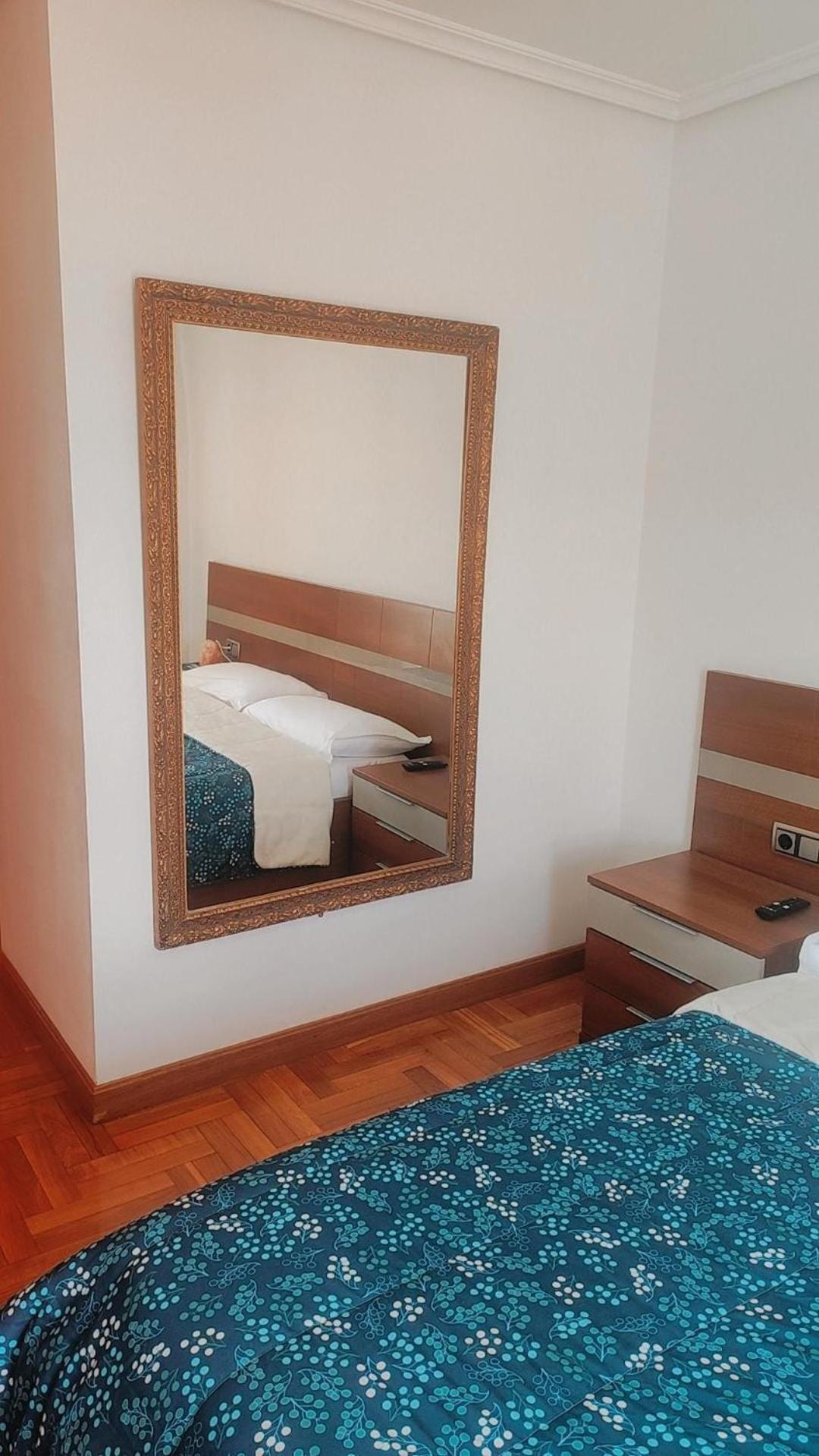 Habitacion Renfe Pamplona Eksteriør billede